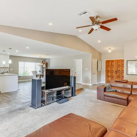 Scottsdale Home With Patio, Near Arizona Boardwalk!